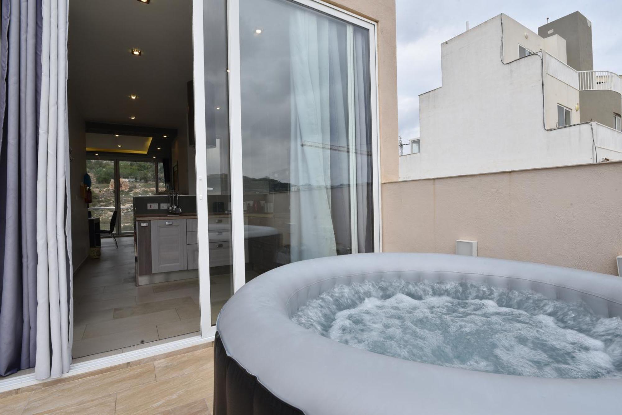Apartmán Hillview Duplex Penthouse St. Paul's Bay Exteriér fotografie